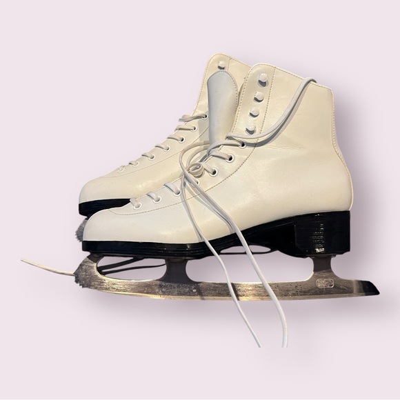 Women’s Figure Skates by American 
size 10
White - Picture 9 of 12